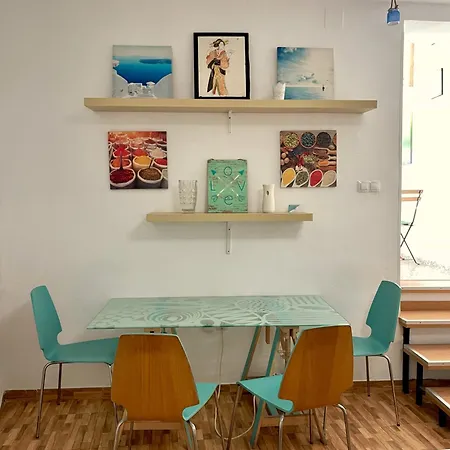 Rosa De Los Vientos: Estudios